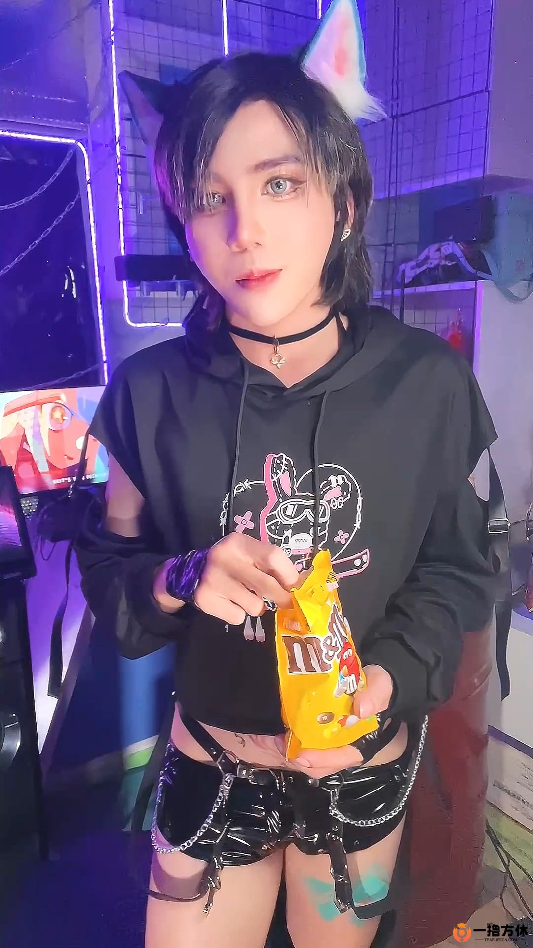 Casual.mp4_20250410_230850.848.jpg
