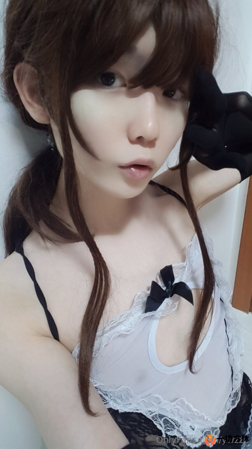 [2024-02-07] I posted two, so scroll down to see them all!I tried wearing a chas.jpg